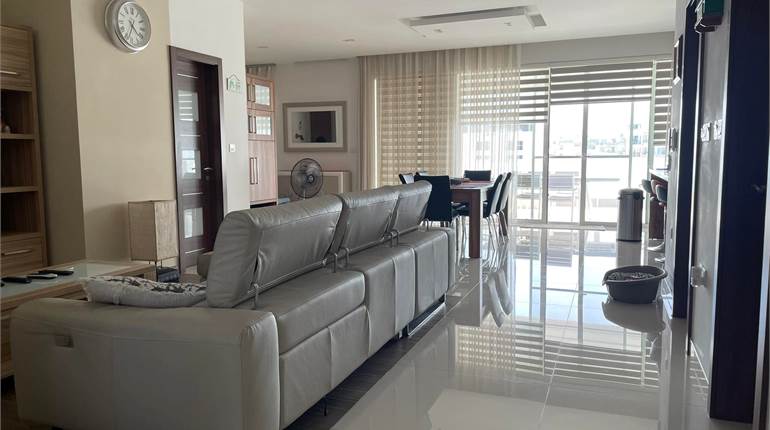 Qawra- 3 bedroom Penthouse +Views+Opt Garage 