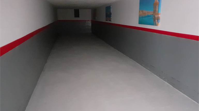 Swieqi - Garage circa 11ft y 51ft 