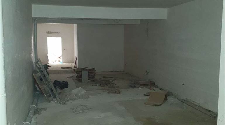 San Gwann, Circa 100sqm Semi Basment Shop with 4B Permit