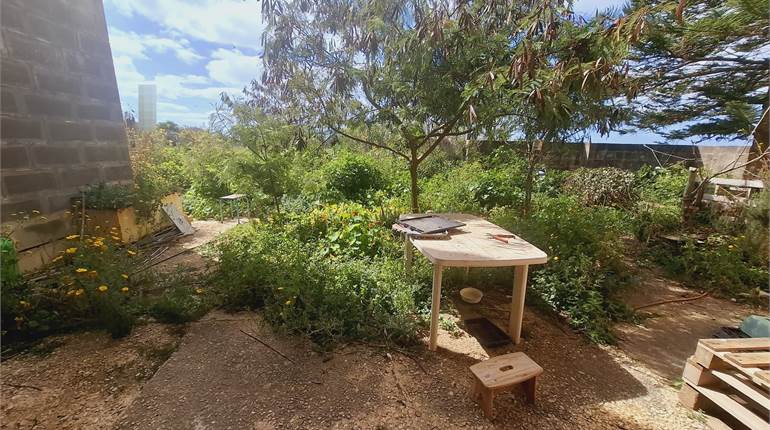 Zabbar - Fully Det-Villa Surrounded with Fields 