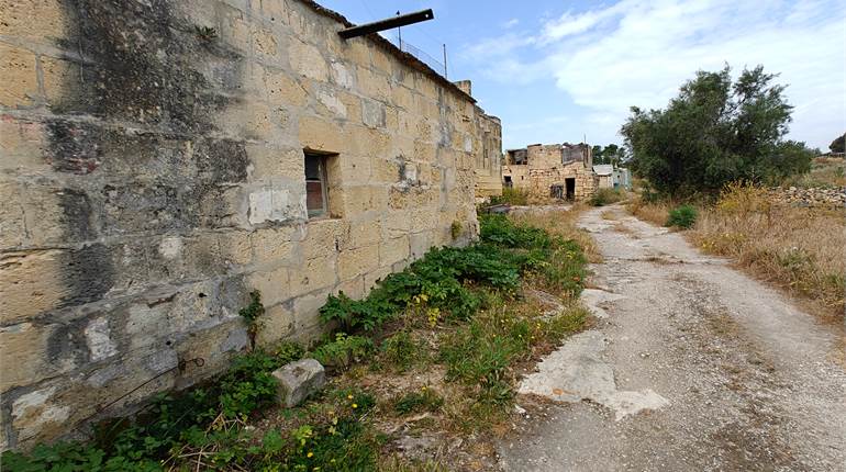 Birzebbugia - Residential Farmhouse + 4.5 Tumoli