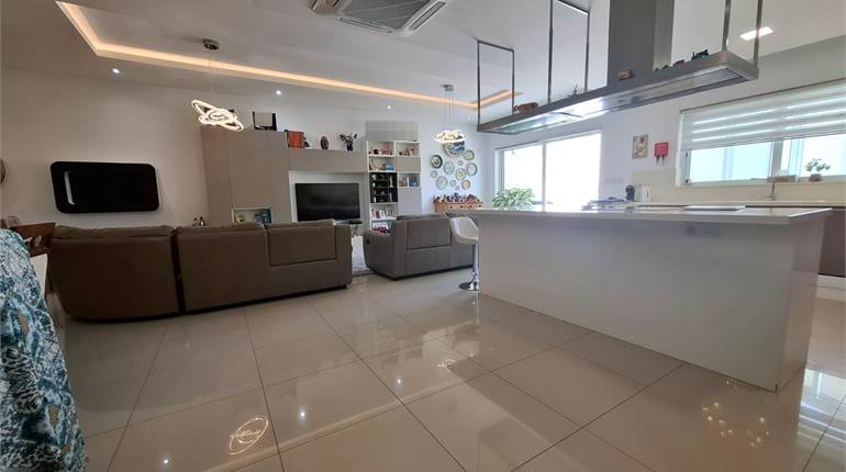 B'Kara - 267 sqm Four Bedroom Elevated Maisonette