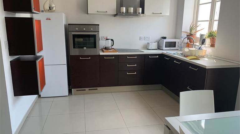 Msida - 2 Bed 2nd Flr Furnished Apt Side Sea Views