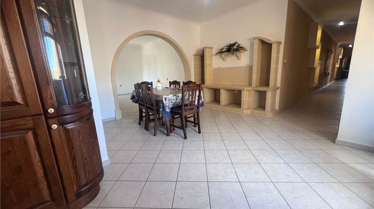 Qormi - 4 Double Bdr Partly Furnished Apt + Roof