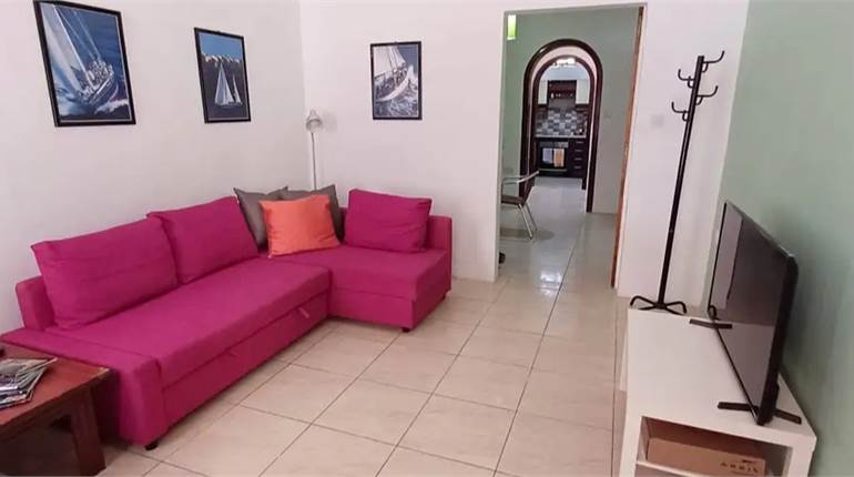 Sliema - 1 Double Bedroom Ground Floor Maisonette in UCA
