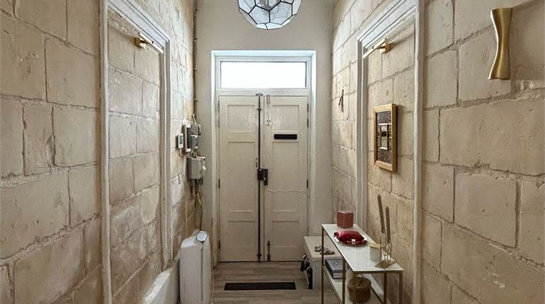 Hamrun - 3 Bedroom Converted Townhouse 
