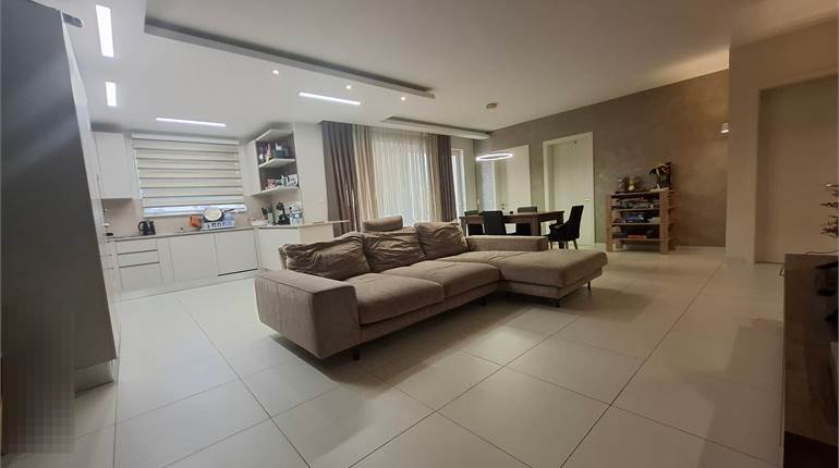 Luqa - 3 Bedroom Corner Furnished Apartment 