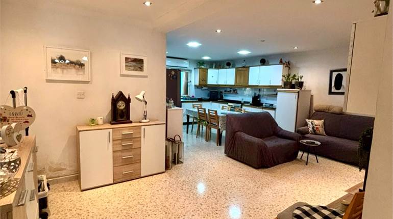 Mosta - 4 Bedroom Solitary Duplex Maisonette + Airspace 