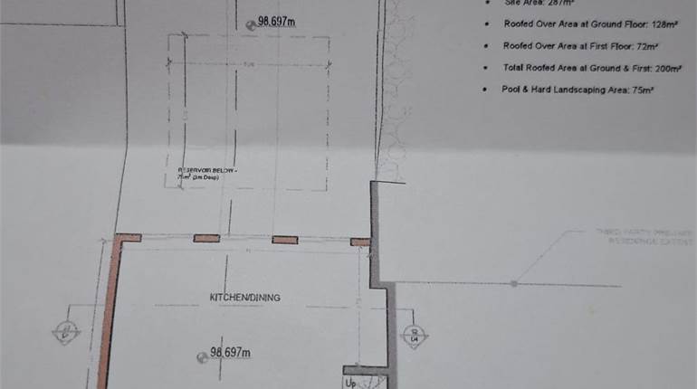 Kalkara - Terraced House with Pool and Street Level Garage