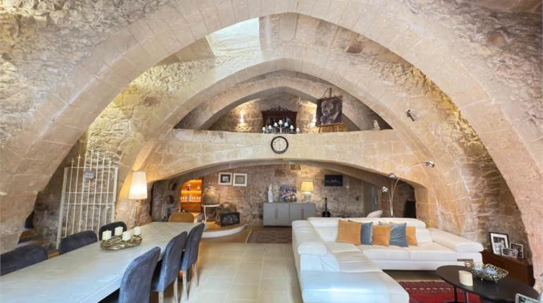 Qrendi - 4 Bedroom House of Character (250sqm)