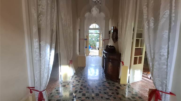 Qrendi - Double Fronted Townhouse + Garage + Views