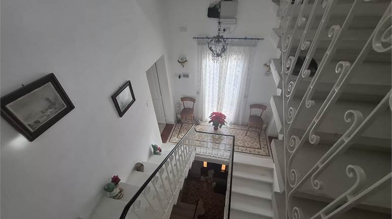 Tarxien - Converted Townhouse + Roof / Airspace in UCA area
