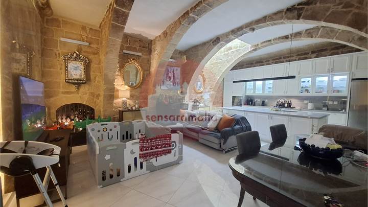 Ghaxaq - 3 Bedroom Converted House of Character + Roof Terrace 
