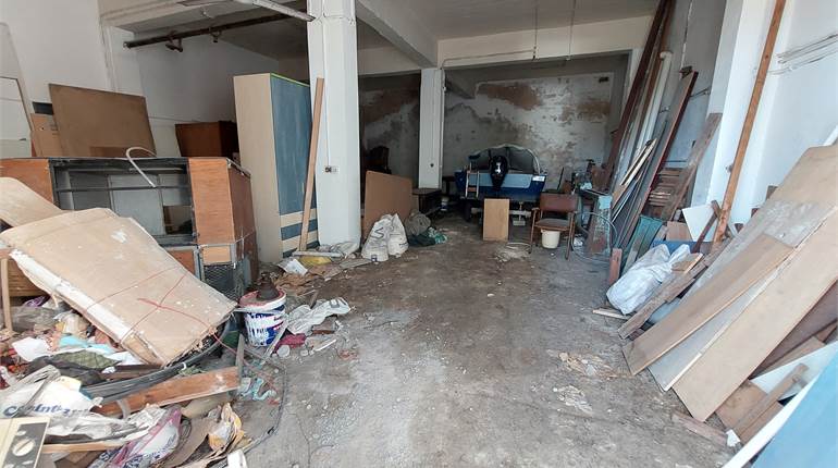 Paola - Approx 113sqm Street Level Garage - 2 Seperate Entrances 