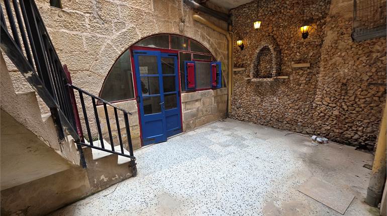 Qormi - 3 Bedroom + Study Townhouse + Central Courtyard + Roof + Washroom 