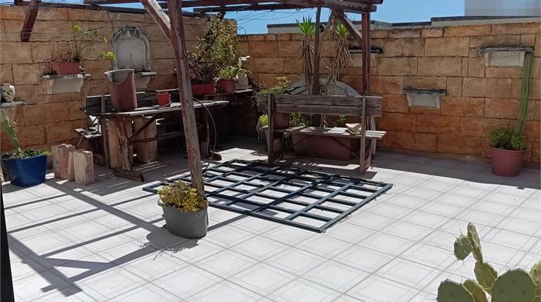 Fgura - 180sqm Furnished 3 Bedroom Elevated Maisonette / Large Backyard 60sqm 