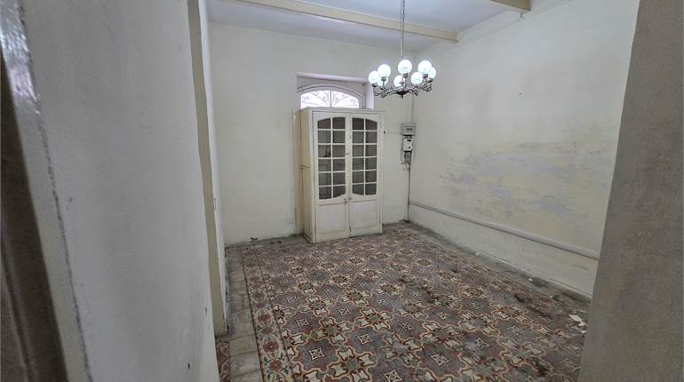 Paola – Corner Townhouse with Full Roof & Airspace