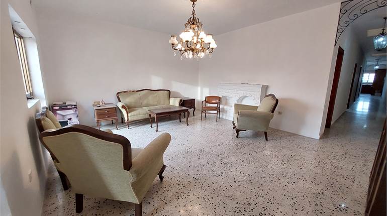 Hamrun - 3 Double Bedroom Maisonette + Back & Front Terrace + Roof & Airspace 