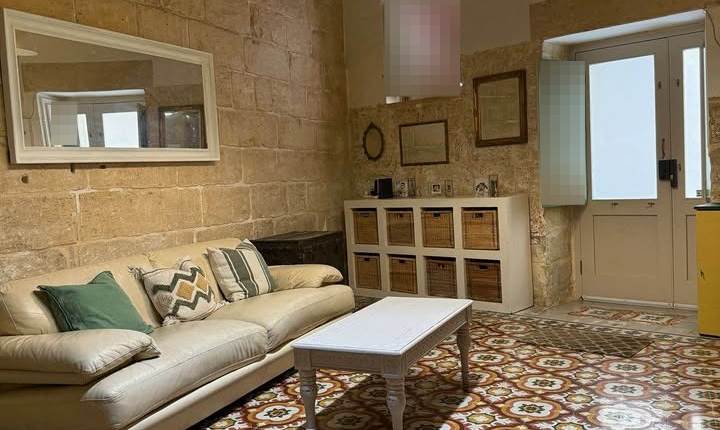 Rabat, Fully Converted 4 bedroom House of Character with yard and full roof