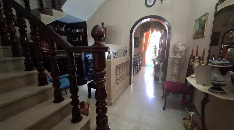 Paola - Highly Kept 2 Bedroom Townhouse with Full Airspace