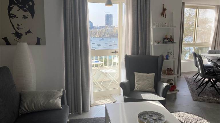 Sliema - 3 Bedroom Apartment Seafront 
