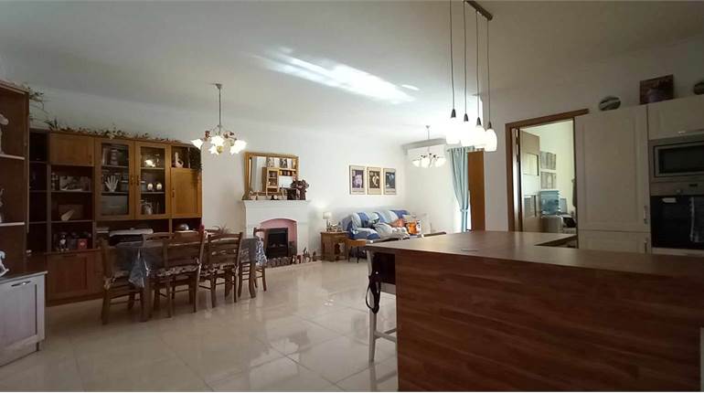 Tarxien - 2 Bedroom Furnished Apartment 