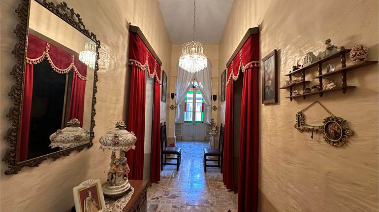 Zurrieq - Unconverted Townhouse + Garden + Garage