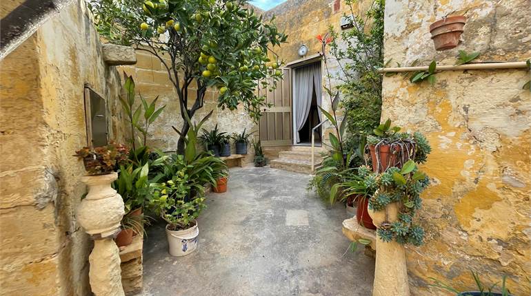 Zurrieq - Charming 3/4 Bedroom Townhouse / UCA