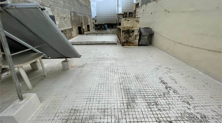 Qormi - 1st Floor Maisonette + Roof + Airspace