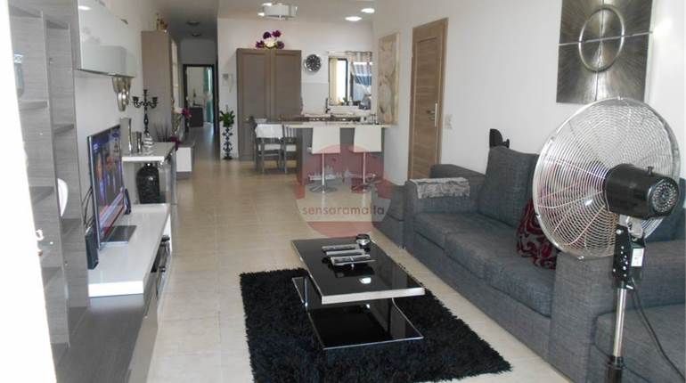 Luqa - 2 Double Bedroom Penthouse + Terrace